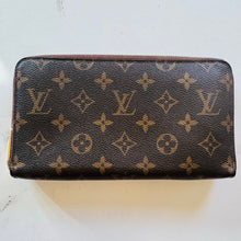 Load image into Gallery viewer, Louis Vuitton Monogram Zippy Organizer Wallet
