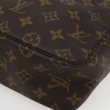 Load image into Gallery viewer, Louis Vuitton Trousse Toiletry 28
