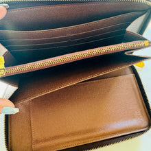 Load image into Gallery viewer, Louis Vuitton Monogram Zippy Organizer Wallet
