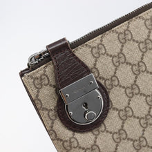 Load image into Gallery viewer, Gucci GG Supreme Canvas Laptop Sleeve
