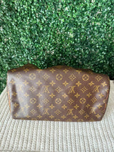Load image into Gallery viewer, Louis Vuitton Monogram Speedy 30
