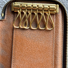 Load image into Gallery viewer, Louis Vuitton Zippy 6 Key Case
