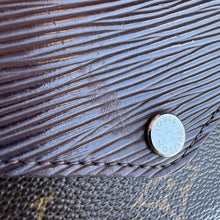 Load image into Gallery viewer, Louis Vuitton Monogram Epi Marie-Lou Wallet
