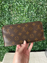 Load image into Gallery viewer, Louis Vuitton Monogram Sarah Wallet NM Rose Ballerine
