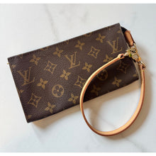 Load image into Gallery viewer, Louis Vuitton Monogram Bucket GM Pouch
