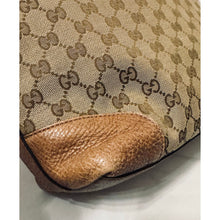 Load image into Gallery viewer, Gucci Medium Miss GG Hobo
