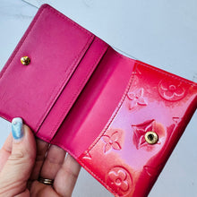 Load image into Gallery viewer, Louis Vuitton Vernis Rosepop Bundle: Reade PM and Ludlow Wallet
