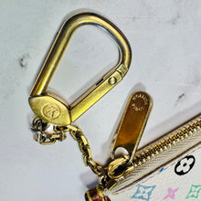Load image into Gallery viewer, Louis Vuitton X Takashi Murakami Monogram Multicolor Blanc Key Cles
