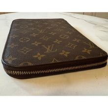 Load image into Gallery viewer, Louis Vuitton Large Zipper Agenda Cover
