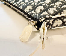 Load image into Gallery viewer, PRELOVED Dior Saddle Pouch
