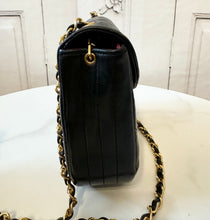 Load image into Gallery viewer, PRELOVED Chanel Lambskin Round Single Flap
