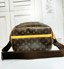 Load image into Gallery viewer, PRELOVED Louis Vuitton Reporter PM
