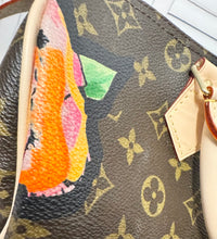 Load image into Gallery viewer, PRELOVED Louis Vuitton Monogram Roses Speedy 30
