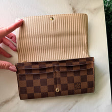 Load image into Gallery viewer, Louis Vuitton Damier Ebene Sarah Wallet
