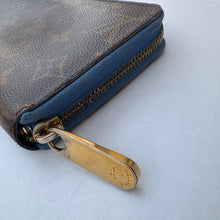 Load image into Gallery viewer, Louis Vuitton Monogram Zippy Wallet Blue Jean
