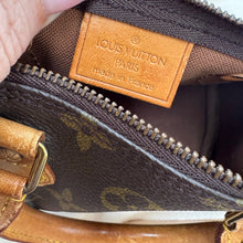 Load image into Gallery viewer, Louis Vuitton Monogram Mini Speedy
