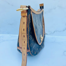 Load image into Gallery viewer, Louis Vuitton Monogram Tulum GM
