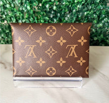 Load image into Gallery viewer, Louis Vuitton Monogram Medium Kirigami Pochette
