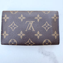 Load image into Gallery viewer, LOUIS VUITTON Monogram Medium Wallet
