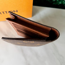 Load image into Gallery viewer, Louis Vuitton Monogram Brazza Wallet
