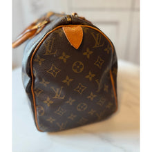 Load image into Gallery viewer, Louis Vuitton 2002 Monogram Speedy 30
