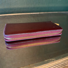 Load image into Gallery viewer, Louis Vuitton Vernis Monogram Zippy Wallet Amarante

