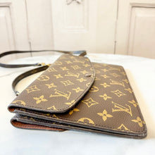 Load image into Gallery viewer, PRELOVED Louis Vuitton Pochette Double Rabat
