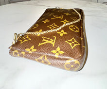 Load image into Gallery viewer, PRELOVED Louis Vuitton Monogram Sac Shopping Pochette
