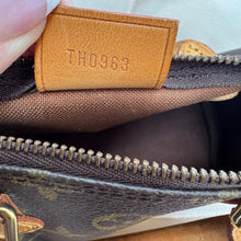 Load image into Gallery viewer, Louis Vuitton Monogram Mini Speedy
