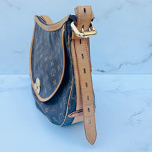 Load image into Gallery viewer, Louis Vuitton Monogram Tulum GM
