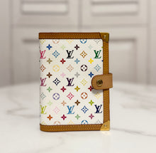 Load image into Gallery viewer, PRELOVED Louis Vuitton Takashi Murakami Monogram Multicolor Blanc Small Ring Agenda
