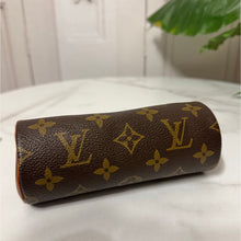 Load image into Gallery viewer, Louis Vuitton Baby Papillon
