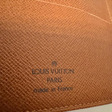 Load image into Gallery viewer, Louis Vuitton Monogram Medium Ring Agenda
