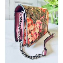 Load image into Gallery viewer, Gucci Supreme Monogram Blooms Chain Wallet
