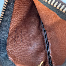 Load image into Gallery viewer, Louis Vuitton Monogram Key Pouch CA1908
