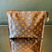 Load image into Gallery viewer, Louis Vuitton Toiletry Pouch 26
