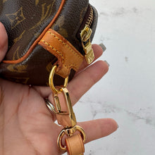 Load image into Gallery viewer, Louis Vuitton Monogram Wapity Pouch

