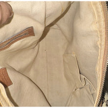 Load image into Gallery viewer, Gucci Medium Miss GG Hobo
