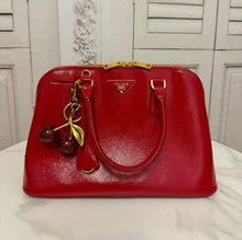 Load image into Gallery viewer, PRELOVED Prada Saffiano Vernice Medium Promenade Tote
