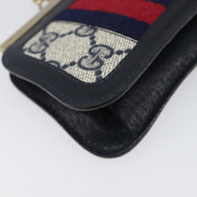 Load image into Gallery viewer, Gucci GG Supreme Vintage Kisslock Coin Purse

