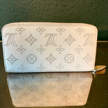 Load image into Gallery viewer, Louis Vuitton Mahina Zippy Wallet Turtledove
