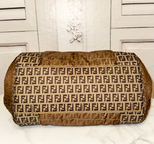 Load image into Gallery viewer, PRELOVED FENDI Zucchino Puffer Bag
