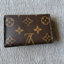 Load image into Gallery viewer, Louis Vuitton Monogram 6 Key Multicles Key Holder
