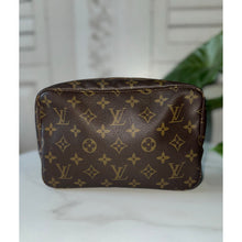 Load image into Gallery viewer, Louis Vuitton Monogram Trousse Toilette 23

