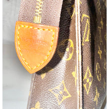 Load image into Gallery viewer, Louis Vuitton Toiletry Pouch 19 SL0928
