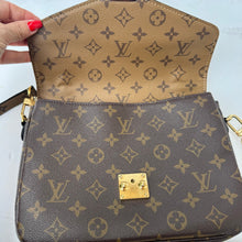 Load image into Gallery viewer, Louis Vuitton Reverse Monogram Pochette Metis
