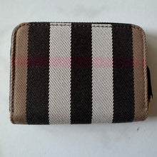 Load image into Gallery viewer, BRAND NEW Burberry Hampshire Crossbody and Wallet Bundle Black

