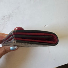 Load image into Gallery viewer, Gucci Sylvie Continental Wallet
