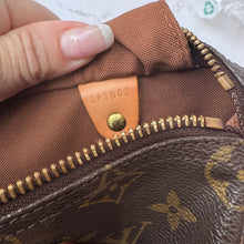 Load image into Gallery viewer, Louis Vuitton Monogram Speedy 25
