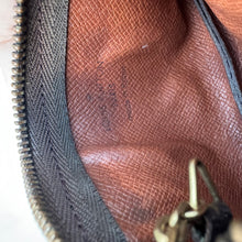 Load image into Gallery viewer, Louis Vuitton Monogram Key Pouch CA0917
